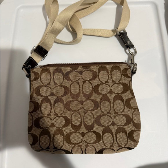 Coach - Picture 3 of 7